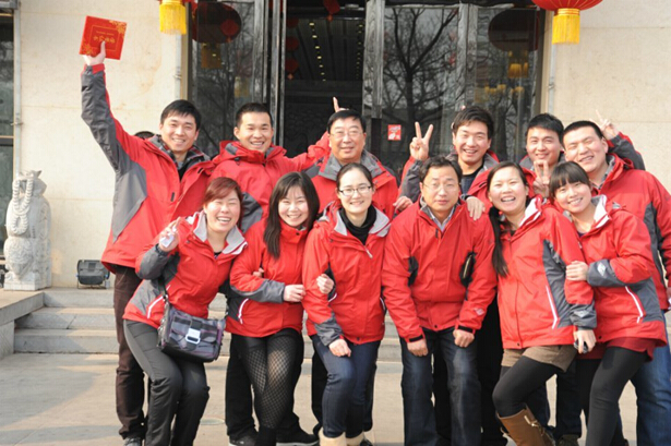 向著(zhù)勝利前進(jìn)--記內貿部長(cháng)曹亞峰在年終表彰大會(huì )上的發(fā)言